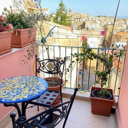 Casa Heinsch Holiday home Caltagirone