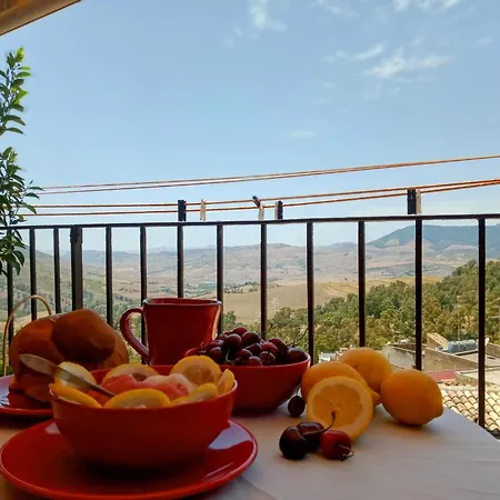 Casa Heinsch Holiday home Caltagirone